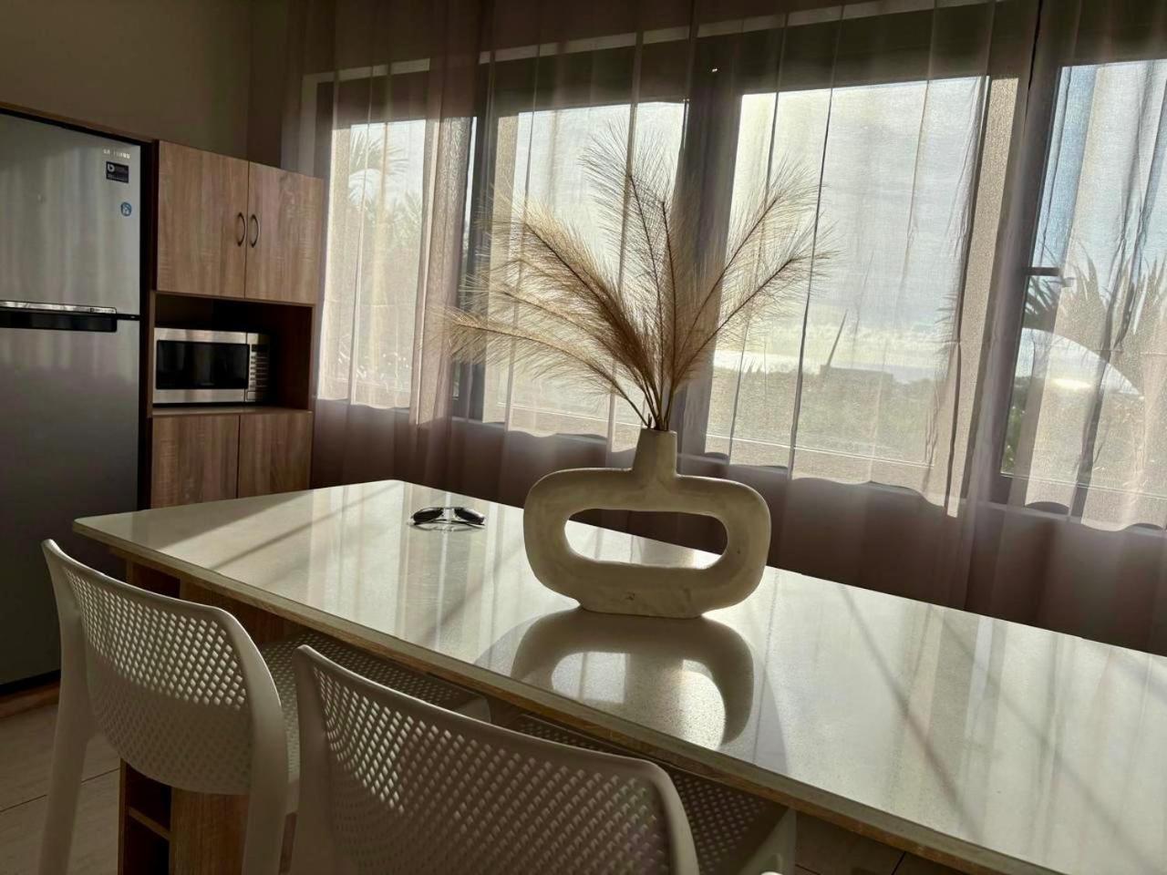 Stunning 3-Bedroom Apartment With Private Rooftop Terrace & Gorgeous Pool Flic-en-Flacq Eksteriør bilde