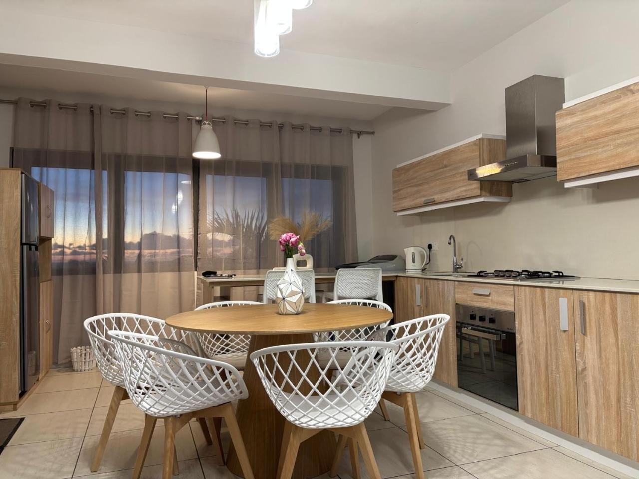 Stunning 3-Bedroom Apartment With Private Rooftop Terrace & Gorgeous Pool Flic-en-Flacq Eksteriør bilde